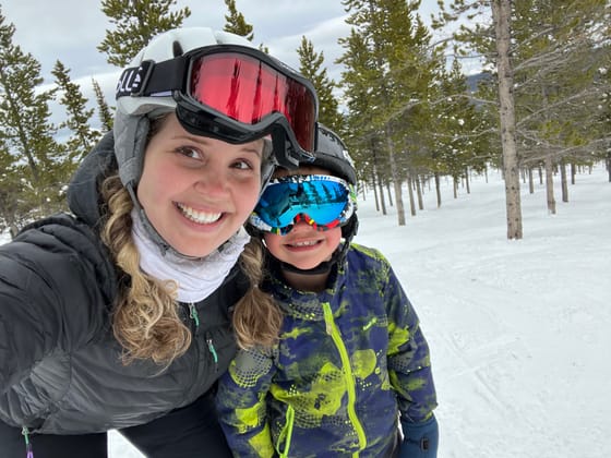 Mom and kid in learning area — Denise Schnider